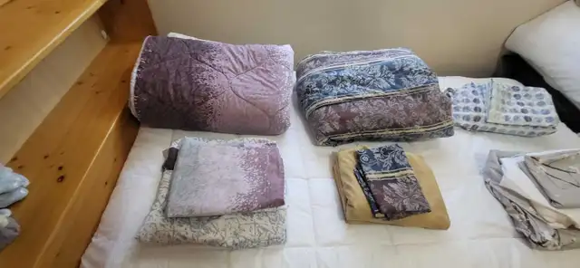 Solid Pine Twin Bed - Photo 4