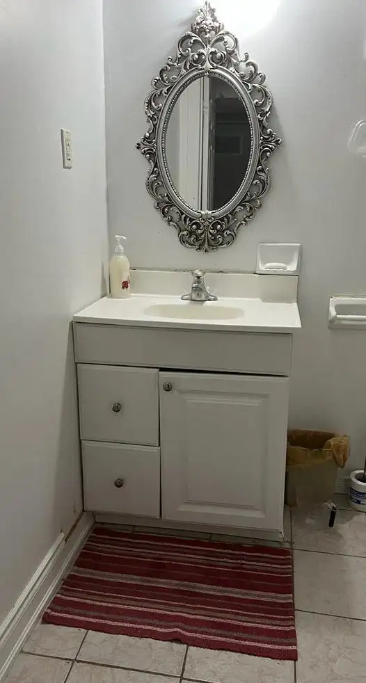 Room for rent available for Female