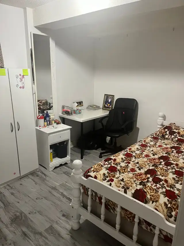 Room for rent available for Female - Photo 8