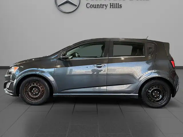 2016 Chevrolet Sonic Sedan RS - 6MT - Photo 2