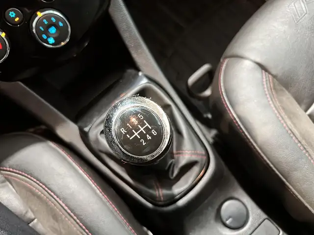 2016 Chevrolet Sonic Sedan RS - 6MT - Photo 9