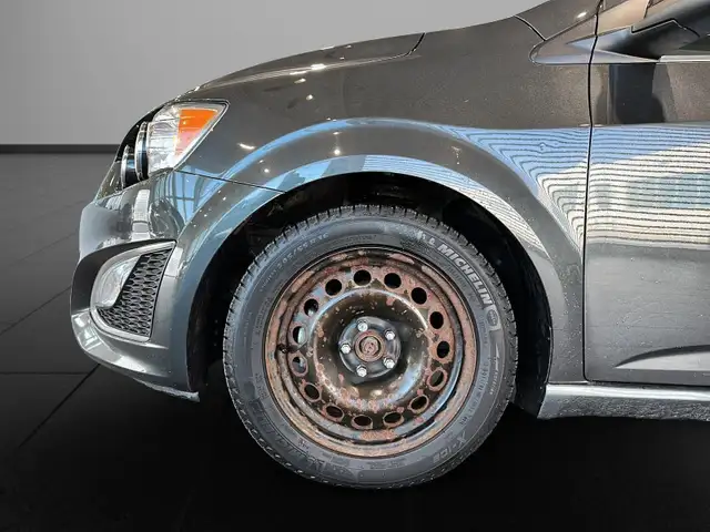 2016 Chevrolet Sonic Sedan RS - 6MT - Photo 18