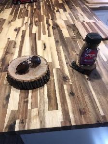 Grande variété de tranches de bois de différentes grosseurs