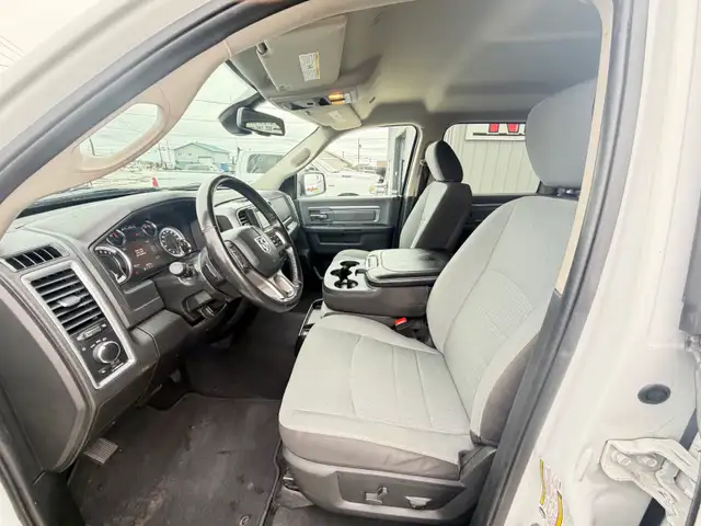 2022 RAM 1500 CLASSIC SLT CREW CAB 4X4  5.7L V8 HEMI  FINANCIN - Photo 13