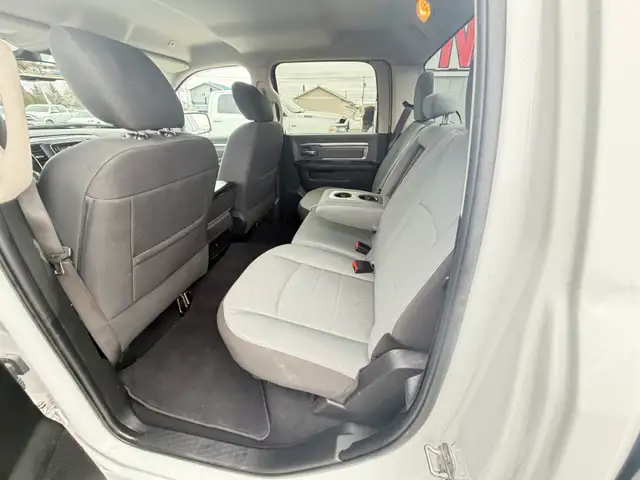 2022 RAM 1500 CLASSIC SLT CREW CAB 4X4  5.7L V8 HEMI  FINANCIN - Photo 15