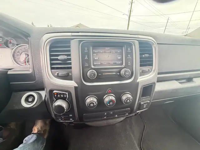 2022 RAM 1500 CLASSIC SLT CREW CAB 4X4  5.7L V8 HEMI  FINANCIN - Photo 16