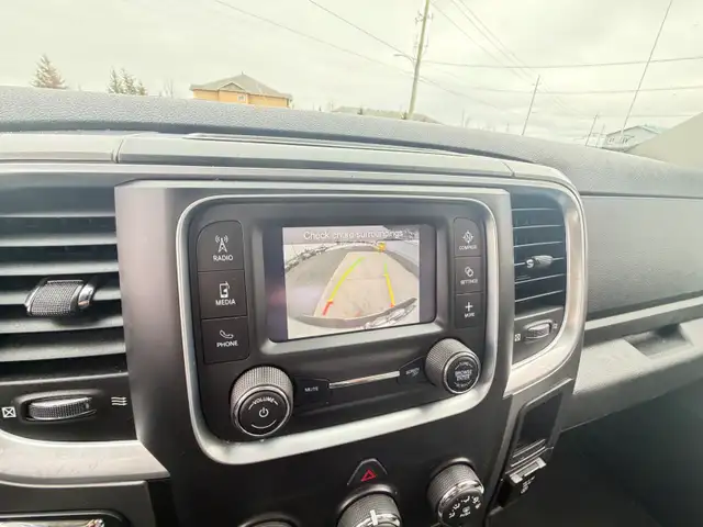 2022 RAM 1500 CLASSIC SLT CREW CAB 4X4  5.7L V8 HEMI  FINANCIN - Photo 19