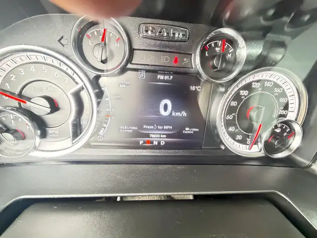 2022 RAM 1500 CLASSIC SLT CREW CAB 4X4  5.7L V8 HEMI  FINANCIN - Photo 20