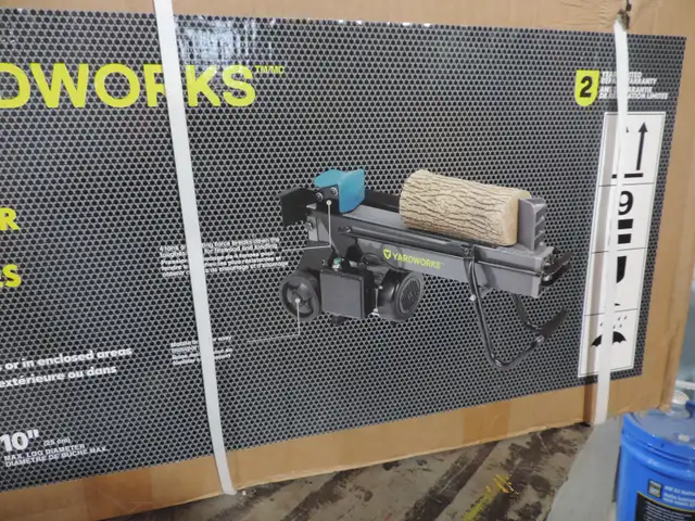 Yard Works 4 ton Log Splitter - Photo 5