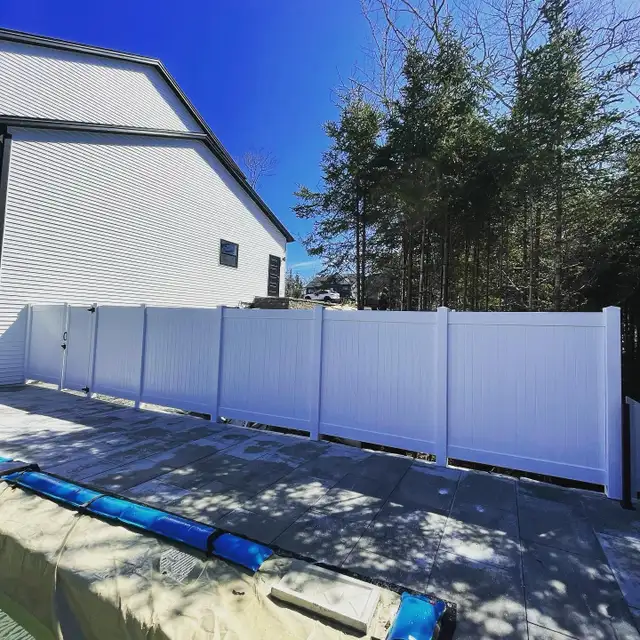 Chain link fence - Photo 8