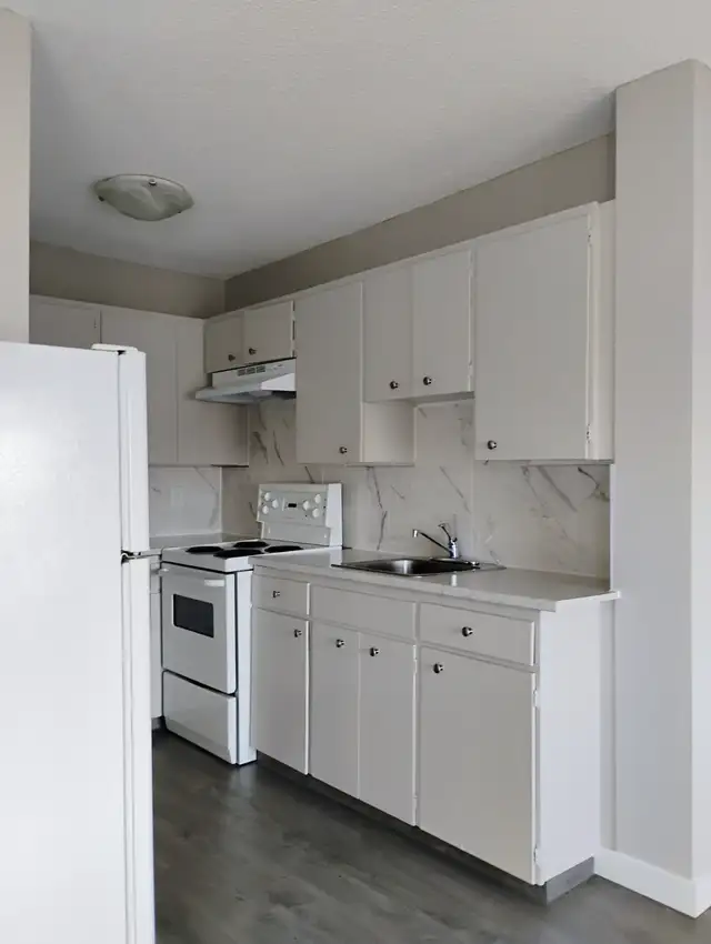 One bedroom and studio units available! - Photo 5