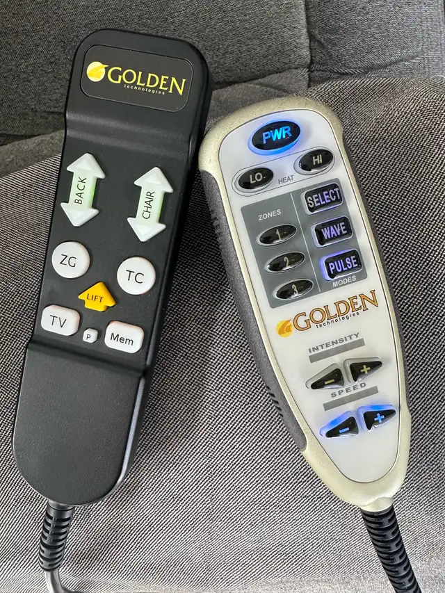 Lazy boy lift chair with massage and heat. - Photo 6