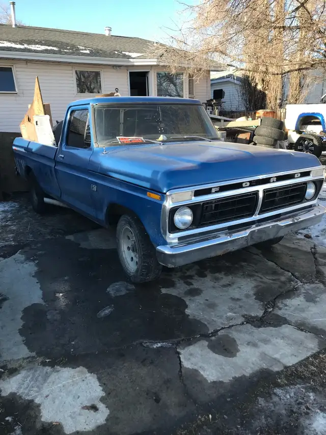 1976 Ford – 250 camper special 390 Big block 4 speed