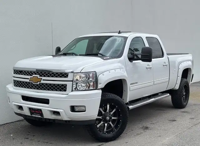 2014 Chevrolet Silverado 2500HD LTZ 4WD LEATHER-ROOF-NAVI-CAMERA - Photo 2