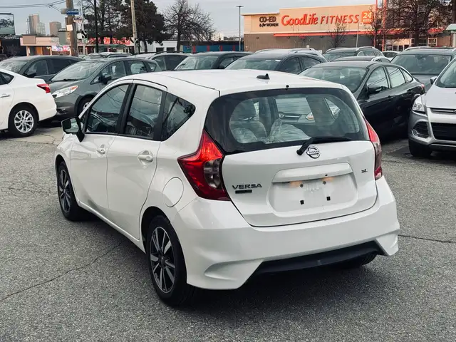 2017 Nissan Versa Note 5dr HB 1.6 SL - Photo 3