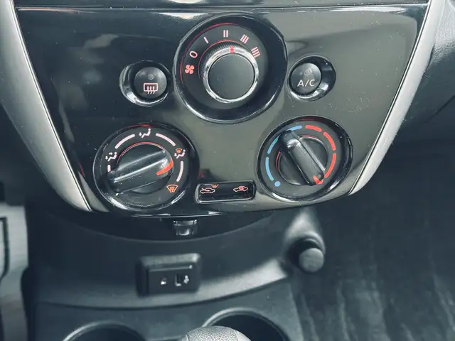 2017 Nissan Versa Note 5dr HB 1.6 SL - Photo 13