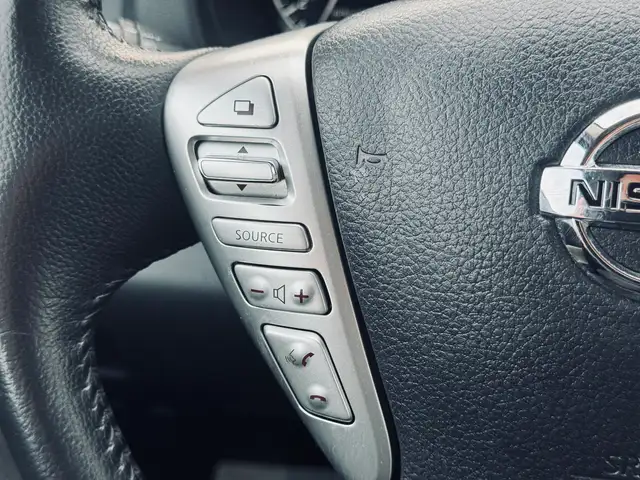 2017 Nissan Versa Note 5dr HB 1.6 SL - Photo 18