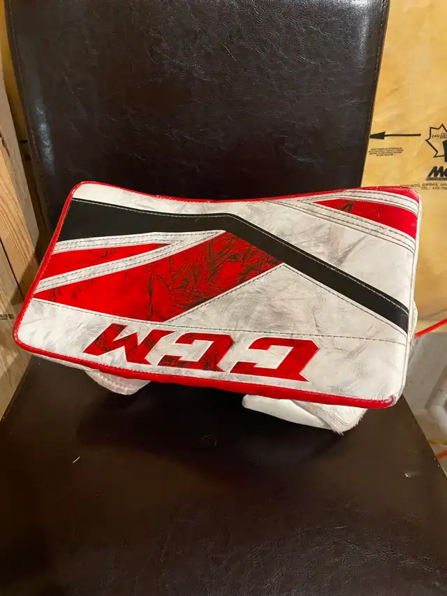 CCM P2.5 Jr Blocker and Trapper for sale - Photo 4