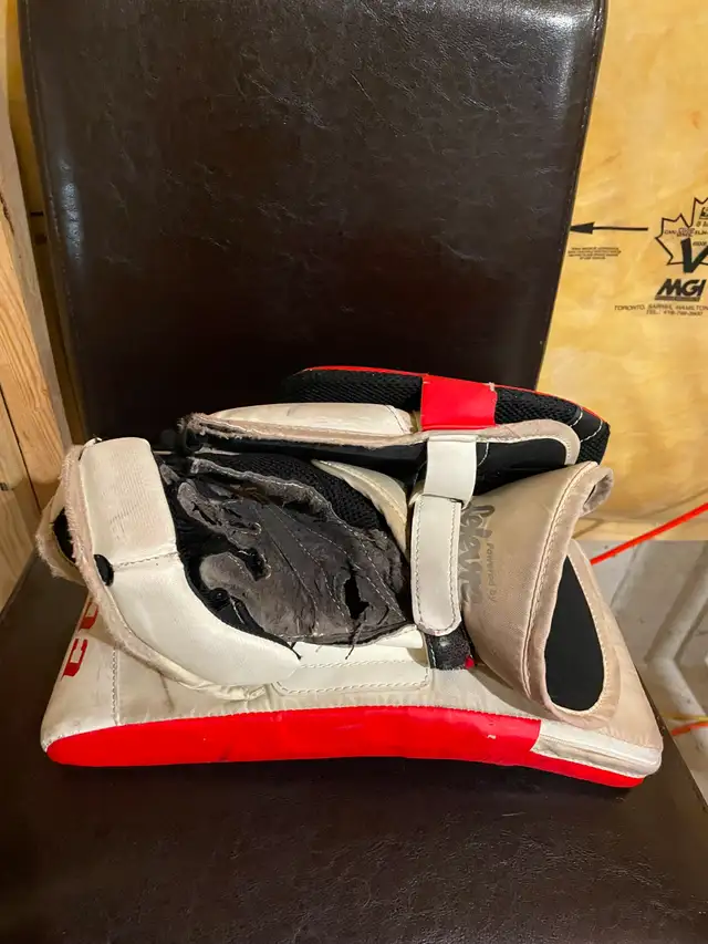 CCM P2.5 Jr Blocker and Trapper for sale - Photo 5