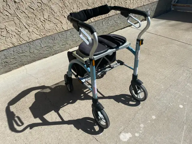 for sale walker in excellant used condition - Photo 2
