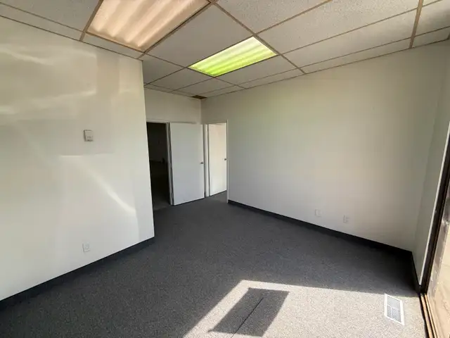 INDUSTRIAL SPACE FOR RENT AT CHESSWOOD AND SHEPPARD - Photo 8