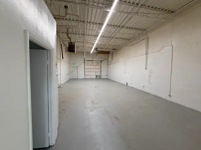 INDUSTRIAL SPACE FOR RENT AT CHESSWOOD AND SHEPPARD - Photo 10