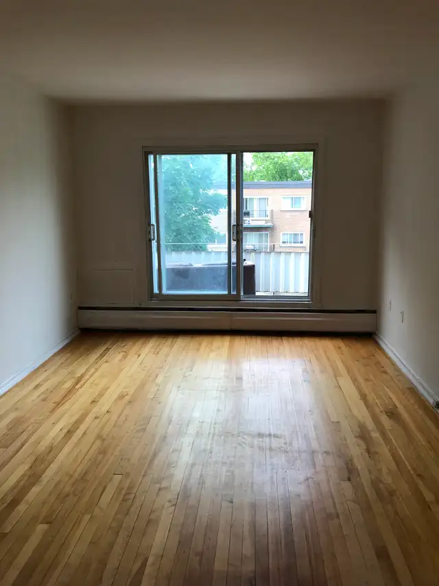 Beau 4 1/2 à Dorval pour juillet - Photo 3