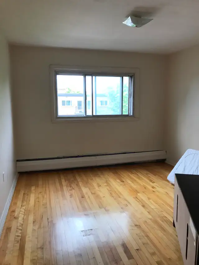 Beau 4 1/2 à Dorval pour juillet - Photo 6