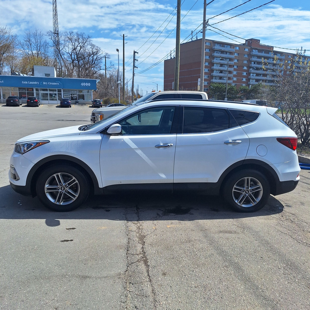 2018 Hyundai Santa Fe Sport Luxury AWD 2.4l 4cyl, 22 service rec - Photo 2