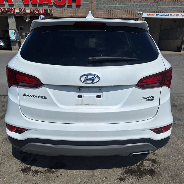 2018 Hyundai Santa Fe Sport Luxury AWD 2.4l 4cyl, 22 service rec - Photo 4