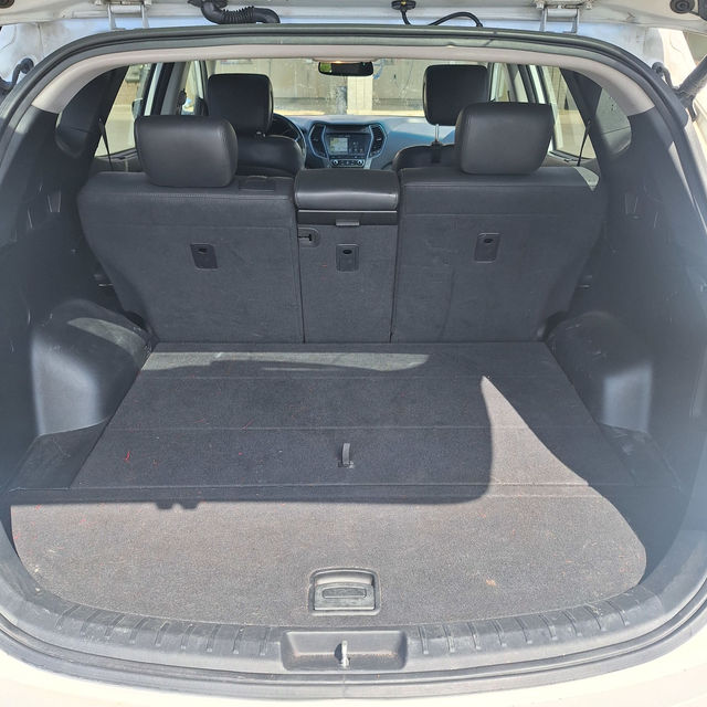 2018 Hyundai Santa Fe Sport Luxury AWD 2.4l 4cyl, 22 service rec - Photo 10