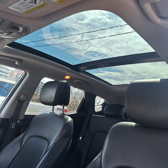 2018 Hyundai Santa Fe Sport Luxury AWD 2.4l 4cyl, 22 service rec - Photo 14