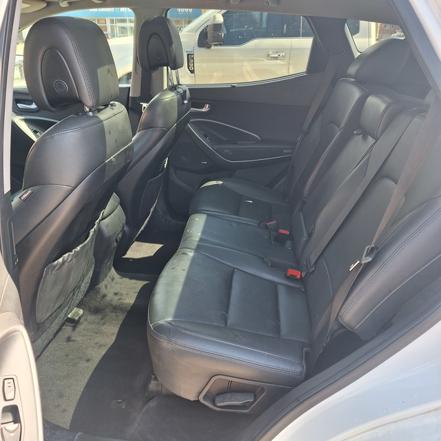 2018 Hyundai Santa Fe Sport Luxury AWD 2.4l 4cyl, 22 service rec - Photo 15