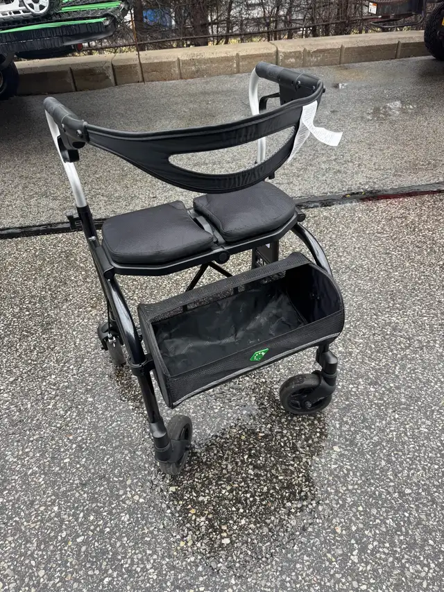 EVOLUTION WALKER ROLLATOR TALL DELIVERY INCLUDED