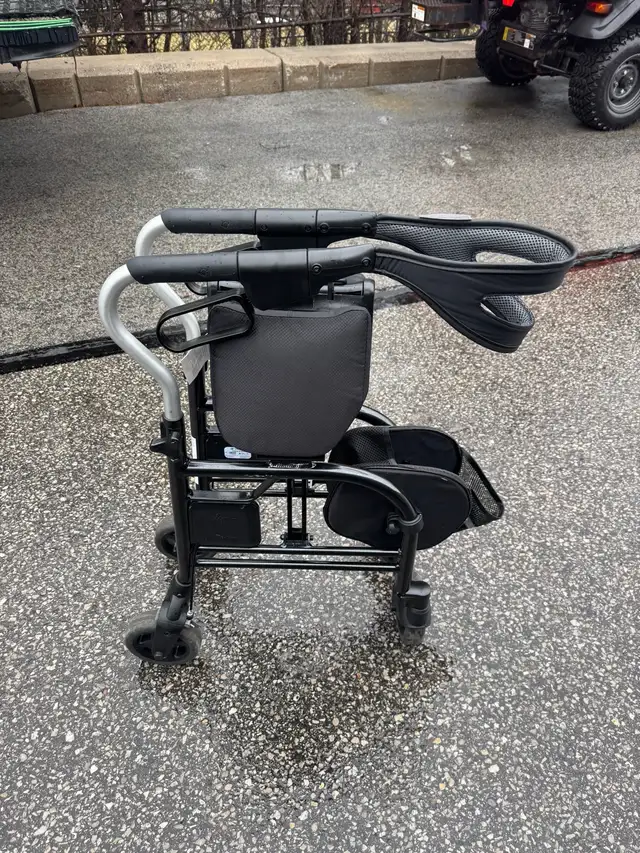 EVOLUTION WALKER ROLLATOR TALL DELIVERY INCLUDED - Photo 2