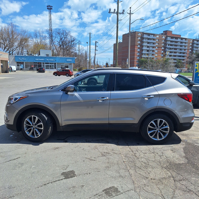 2017 Hyundai Santa Fe Sport 2.4l 4cyl, no accidents, 19 service - Photo 5
