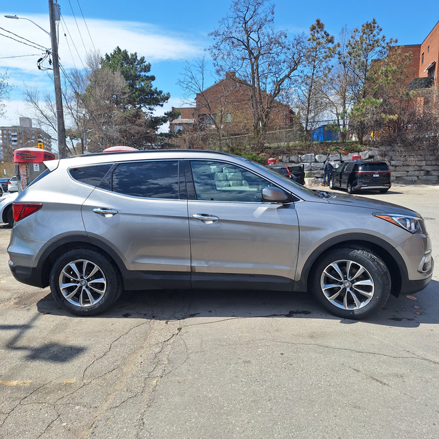 2017 Hyundai Santa Fe Sport 2.4l 4cyl, no accidents, 19 service - Photo 9