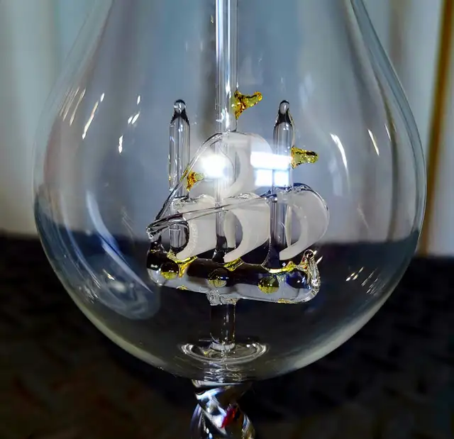 ⭐ Tall Ship in a Tall Bottle - Photo 2