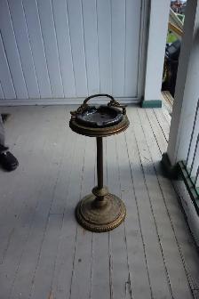 SMOKER'S STAND WITH ASHTRAY