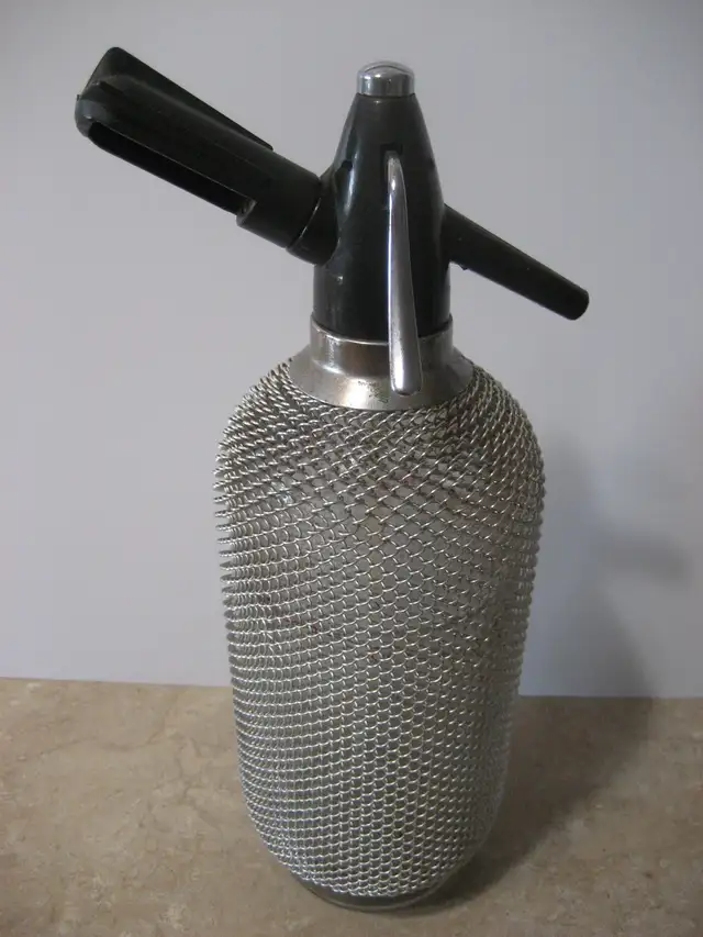 Vintage Large 14' ACC Syphon Seltzer Bottle Chain Wire Mesh - Photo 2