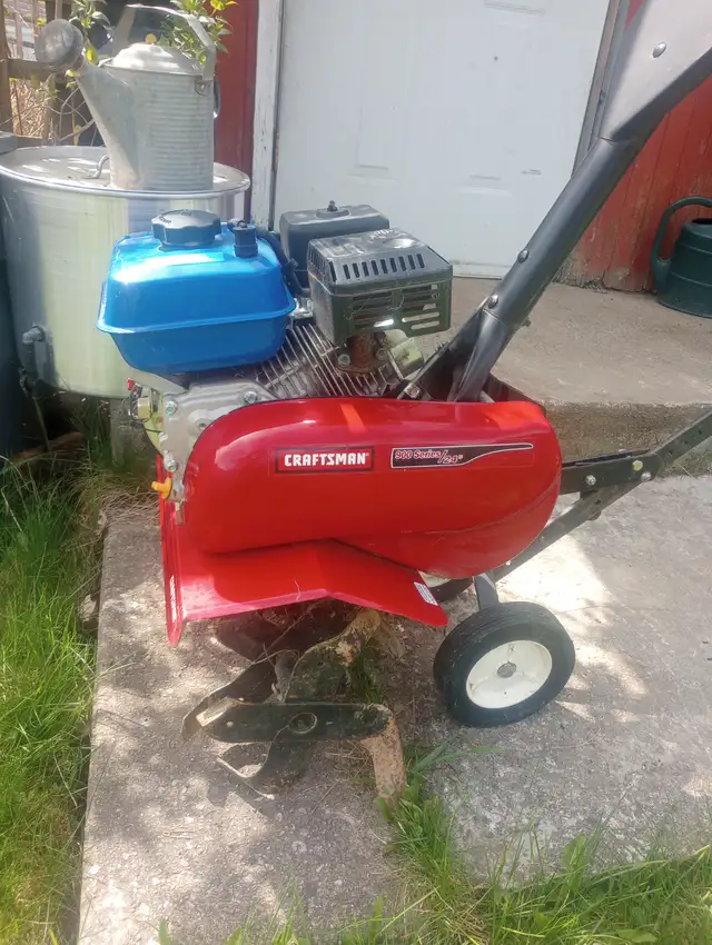 Craftsman 900 series 24' front tine rototiller - Photo 3
