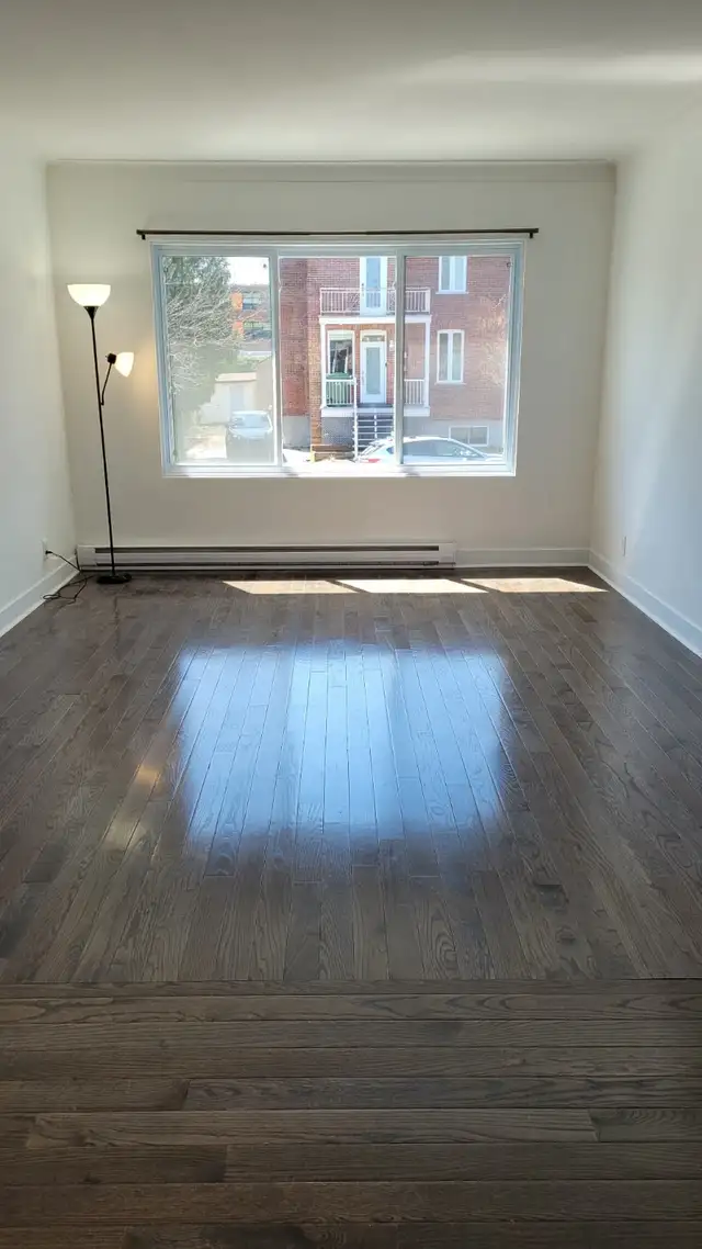 Superbe 6 ½ entièrement rénové, disponible dès maintenant!