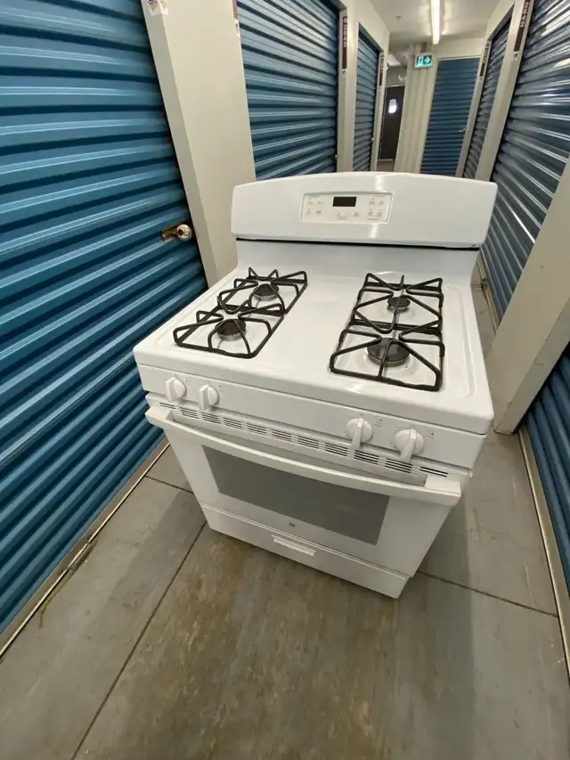 GE WHITE GAS RANGE