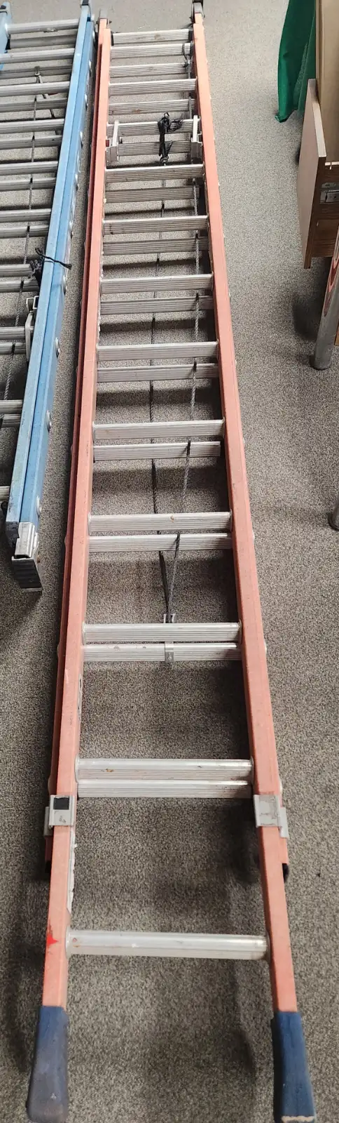 Assorted Ladders: Featherlite, Louisville, Werner, Mastercraft - Photo 3