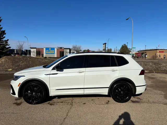 2022 Volkswagen Tiguan R-Line - Photo 2