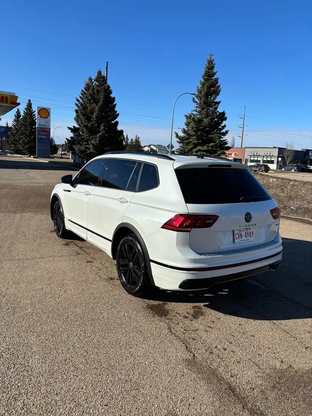 2022 Volkswagen Tiguan R-Line - Photo 3