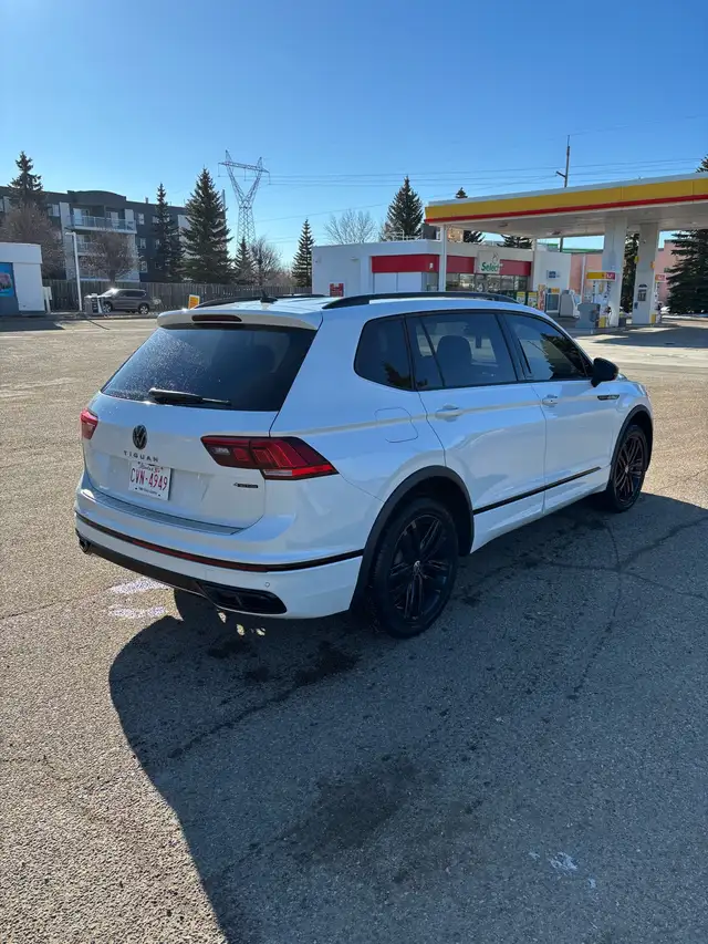2022 Volkswagen Tiguan R-Line - Photo 4