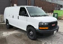 SUPER CLEAN 2023 GMC Cargo Van - Photo 2