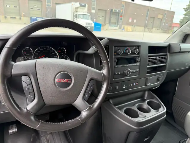 SUPER CLEAN 2023 GMC Cargo Van - Photo 3