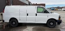SUPER CLEAN 2023 GMC Cargo Van - Photo 8